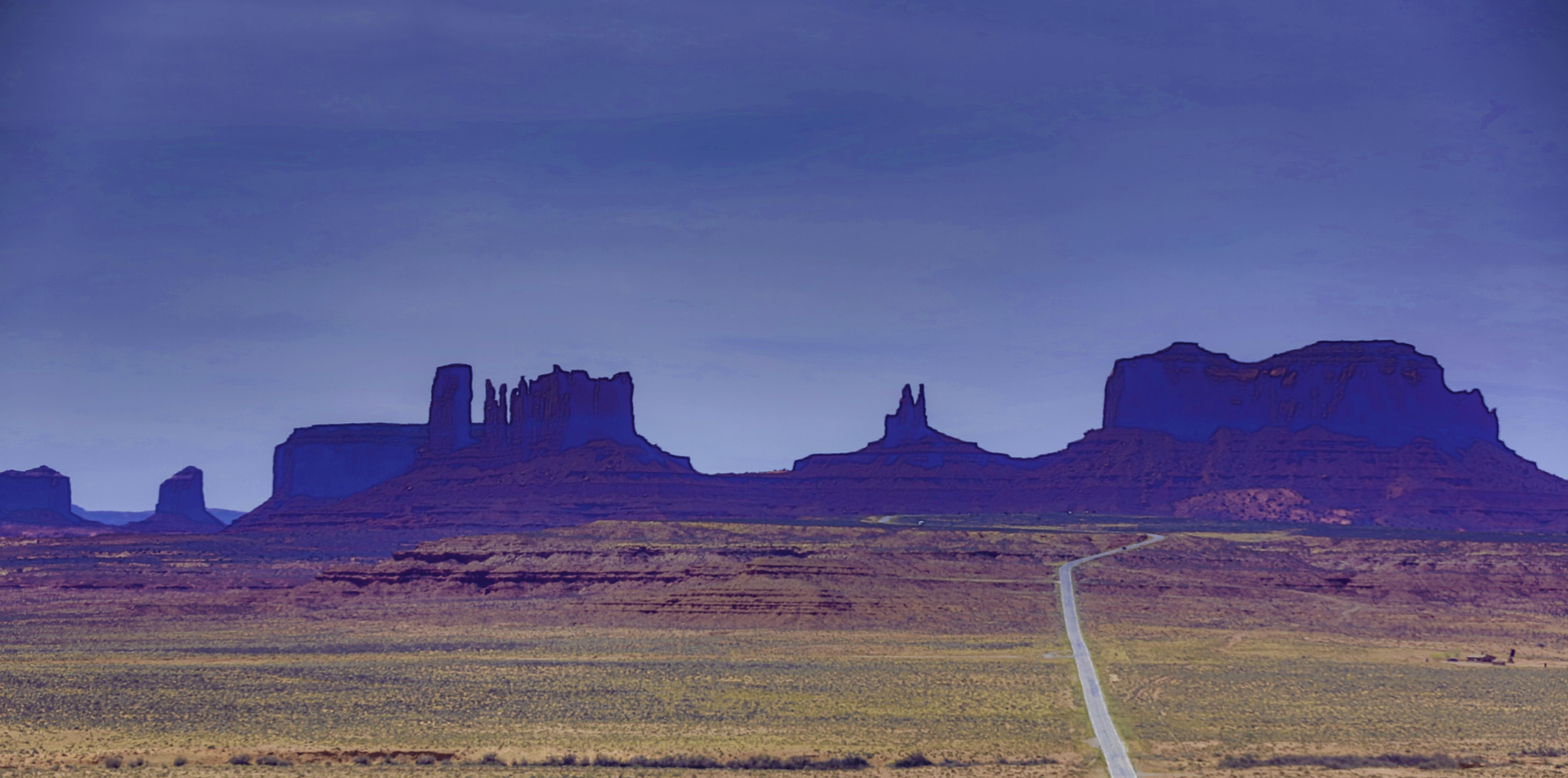 Read more about the article Between Bluff, Utah and Monument Valley